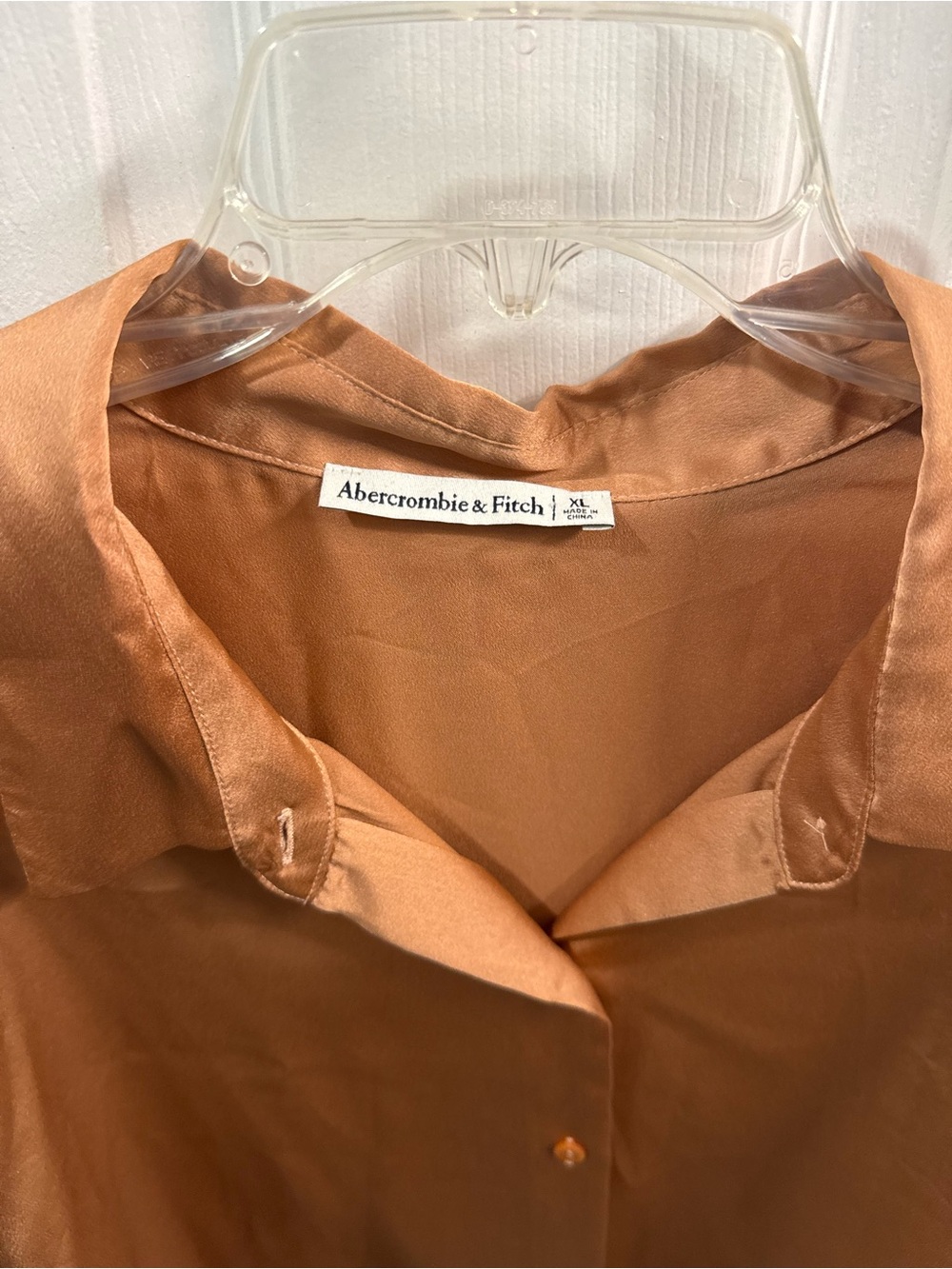 Abercrombie & Fitch Satin Cropped Button-Front Top in Rust - Picture 3 of 3